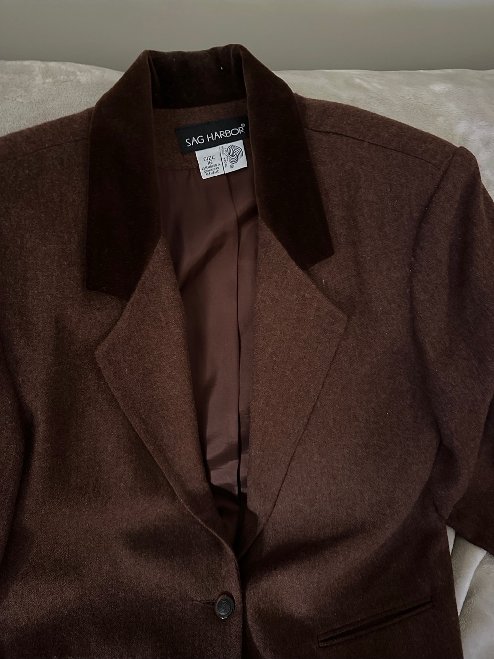 Sag Harbor Brown Wool-Blend Blazer with Velvet Collar